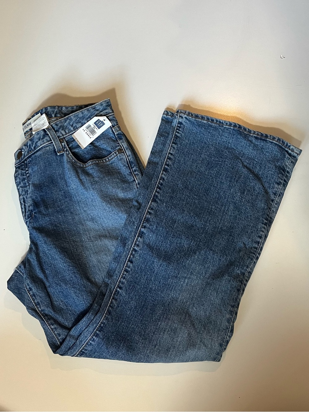 NWT GAP Women’s Ankle Flare Stretch Denim Jeans Medium Wash Size 12